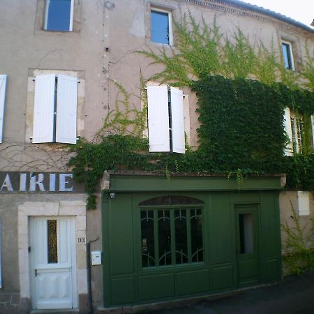 Ancien Cafe De La Mairie Acomodação com café da manhã Monesties Exterior foto