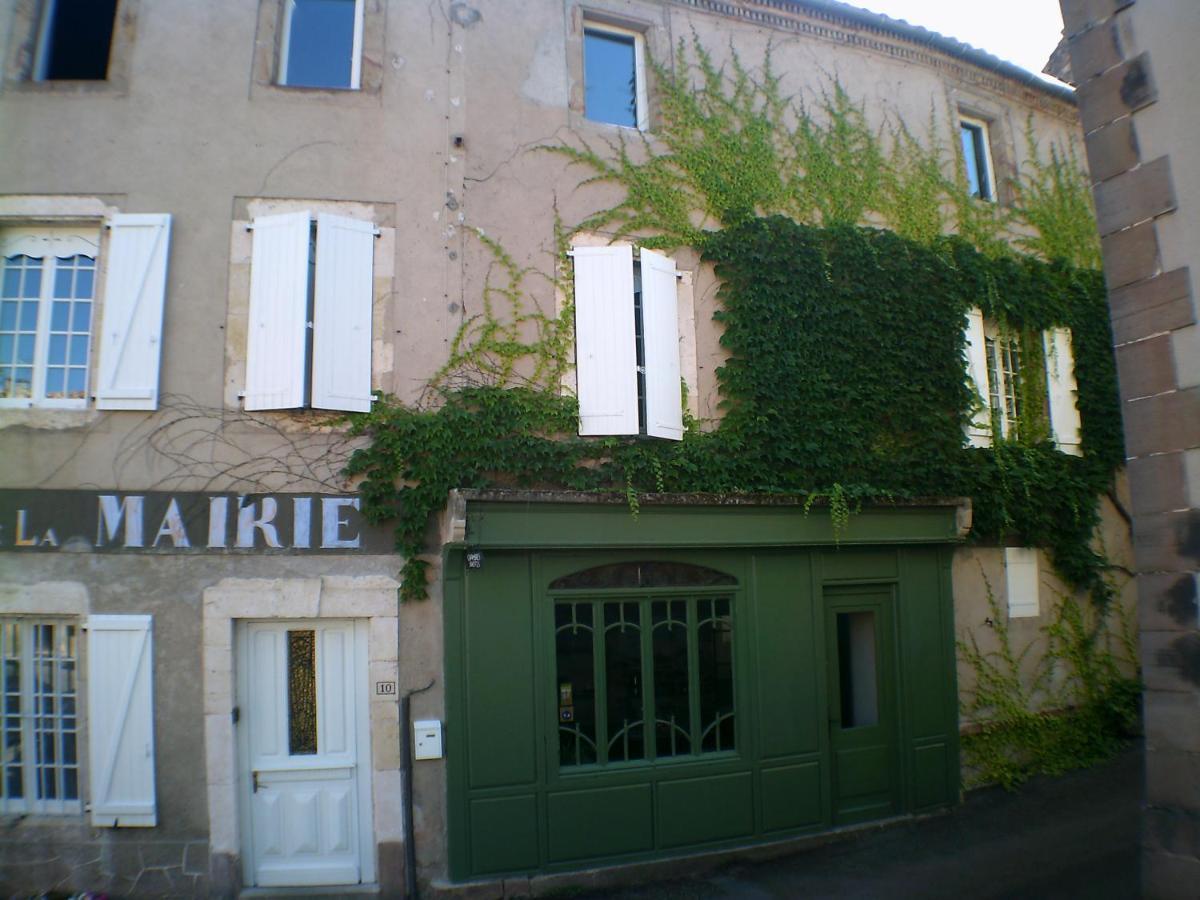 Ancien Cafe De La Mairie Acomodação com café da manhã Monesties Exterior foto